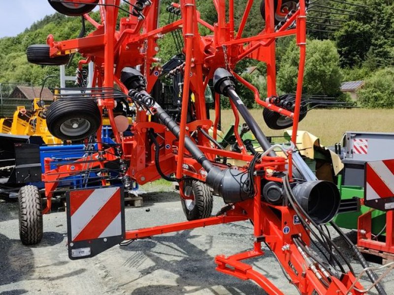 Schwader tipa Kuhn GA 6501, Neumaschine u Kirchschlag