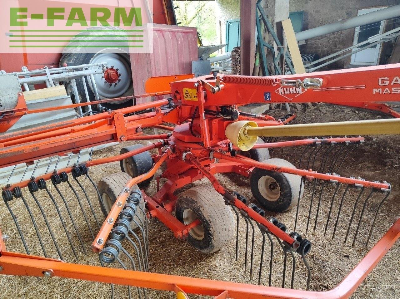 Schwader tip Kuhn ga 6522, Gebrauchtmaschine in CHAUVONCOURT (Poză 10)