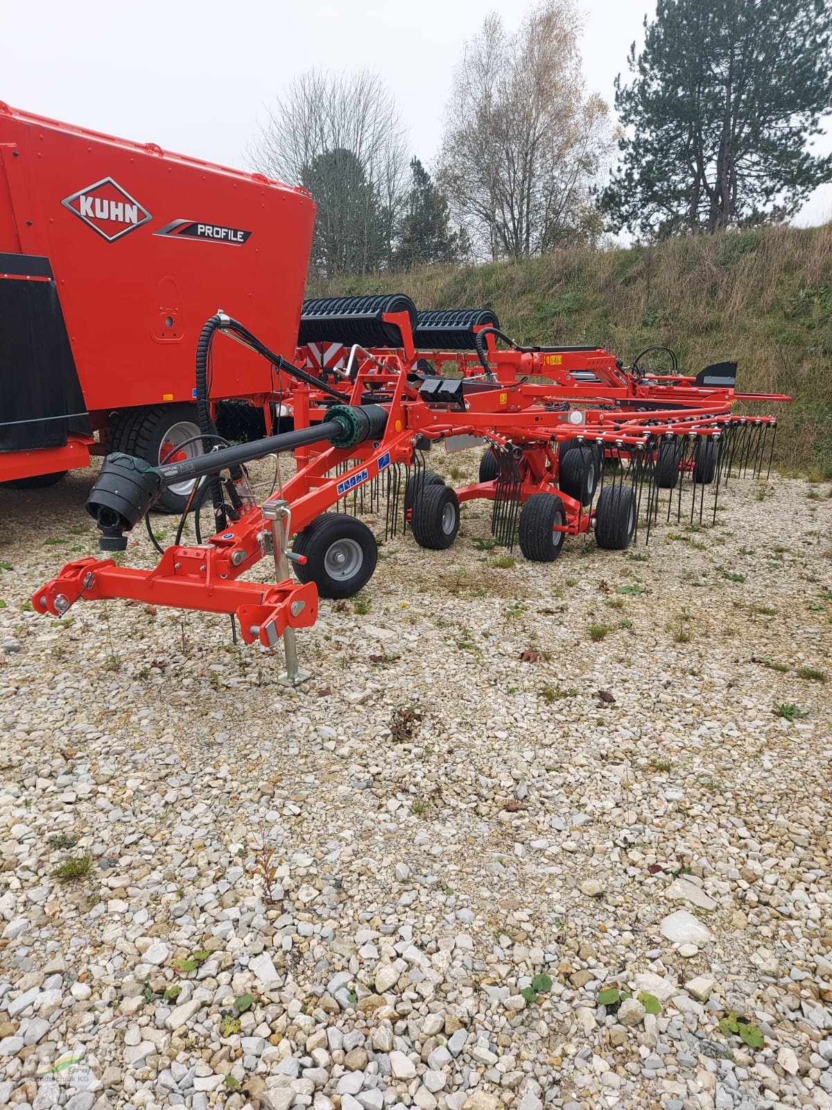 Schwader tip Kuhn GA 6632 Plus, Neumaschine in Pegnitz-Bronn (Poză 1)