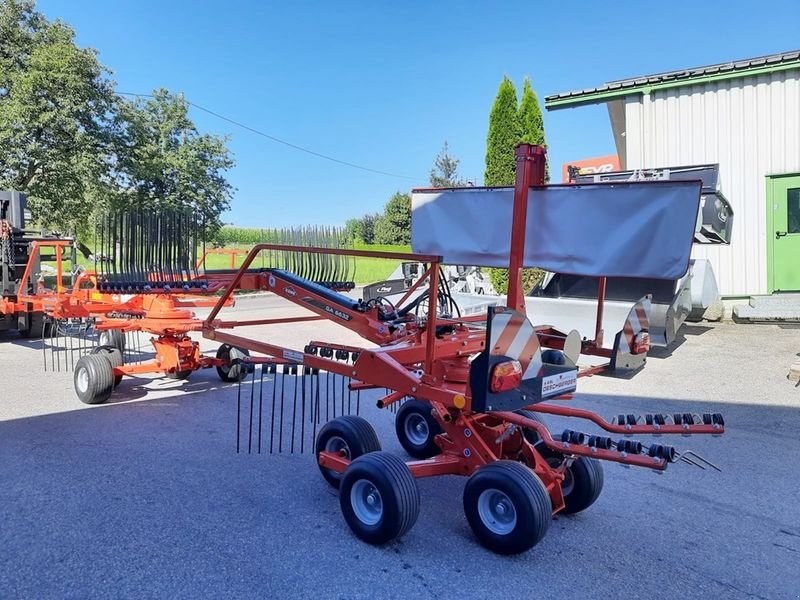 Schwader van het type Kuhn GA 6632 Wurmschwader, Neumaschine in St. Marienkirchen (Foto 15)