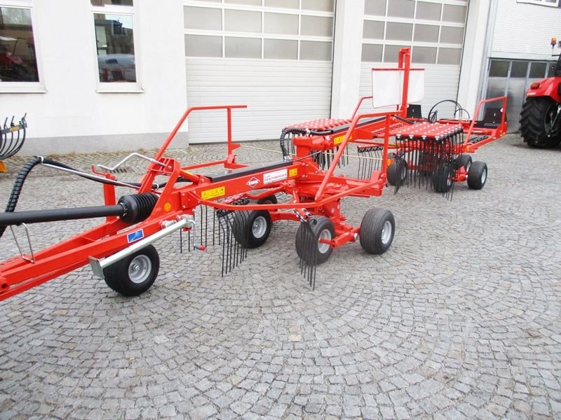 Schwader van het type Kuhn GA 6632 Wurmschwader, Neumaschine in St. Marienkirchen (Foto 1)