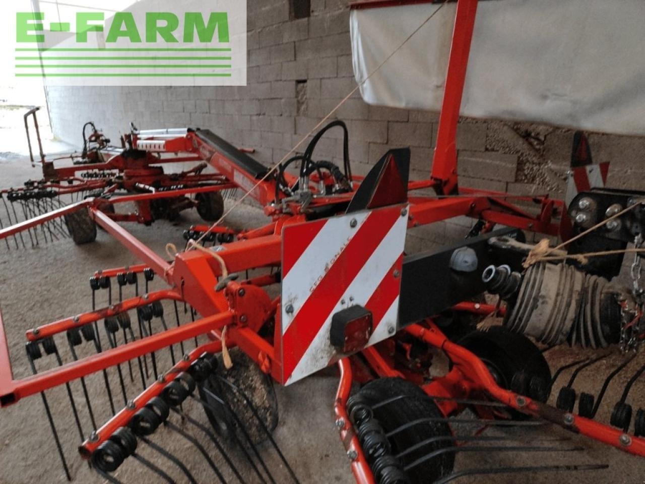 Schwader tip Kuhn ga 6632, Gebrauchtmaschine in CHAUVONCOURT (Poză 4)