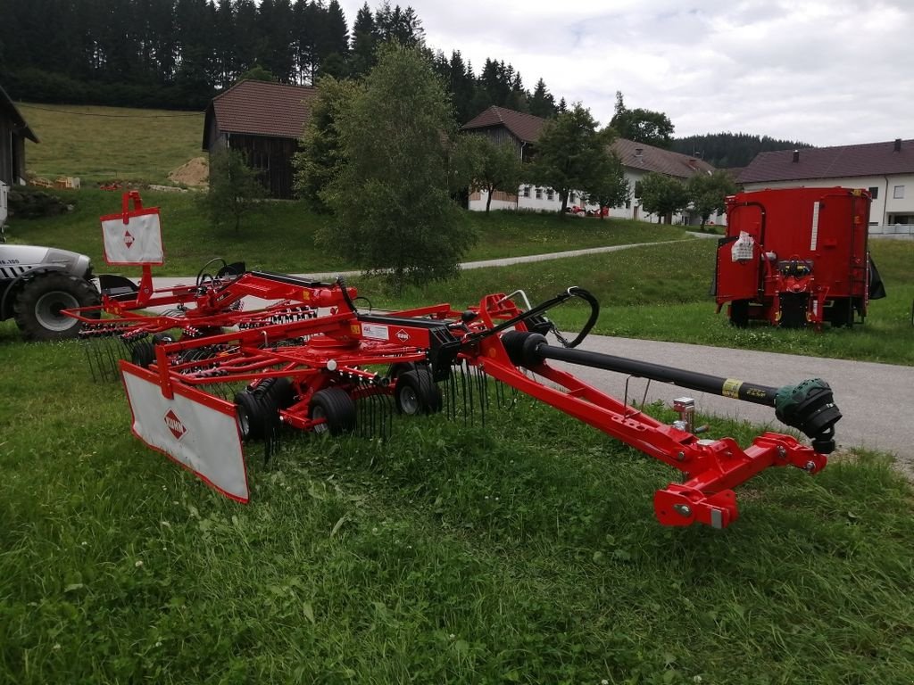 Schwader Türe ait Kuhn GA 6632, Neumaschine içinde Grünbach (resim 3)