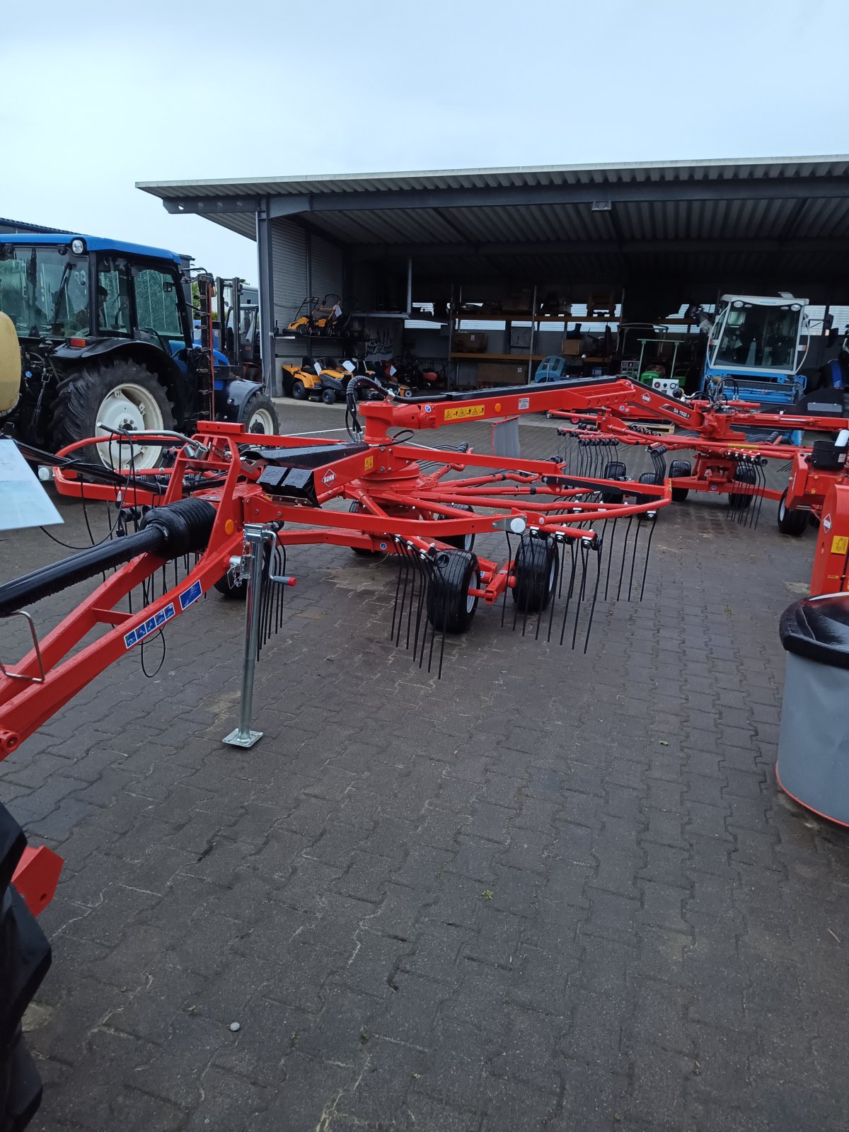 Schwader del tipo Kuhn GA 7932, Neumaschine en Beimerstetten (Imagen 2)