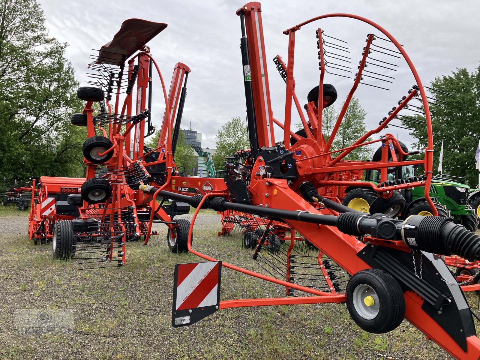 Schwader Türe ait Kuhn GA 8030, Neumaschine içinde Ravensburg (resim 1)