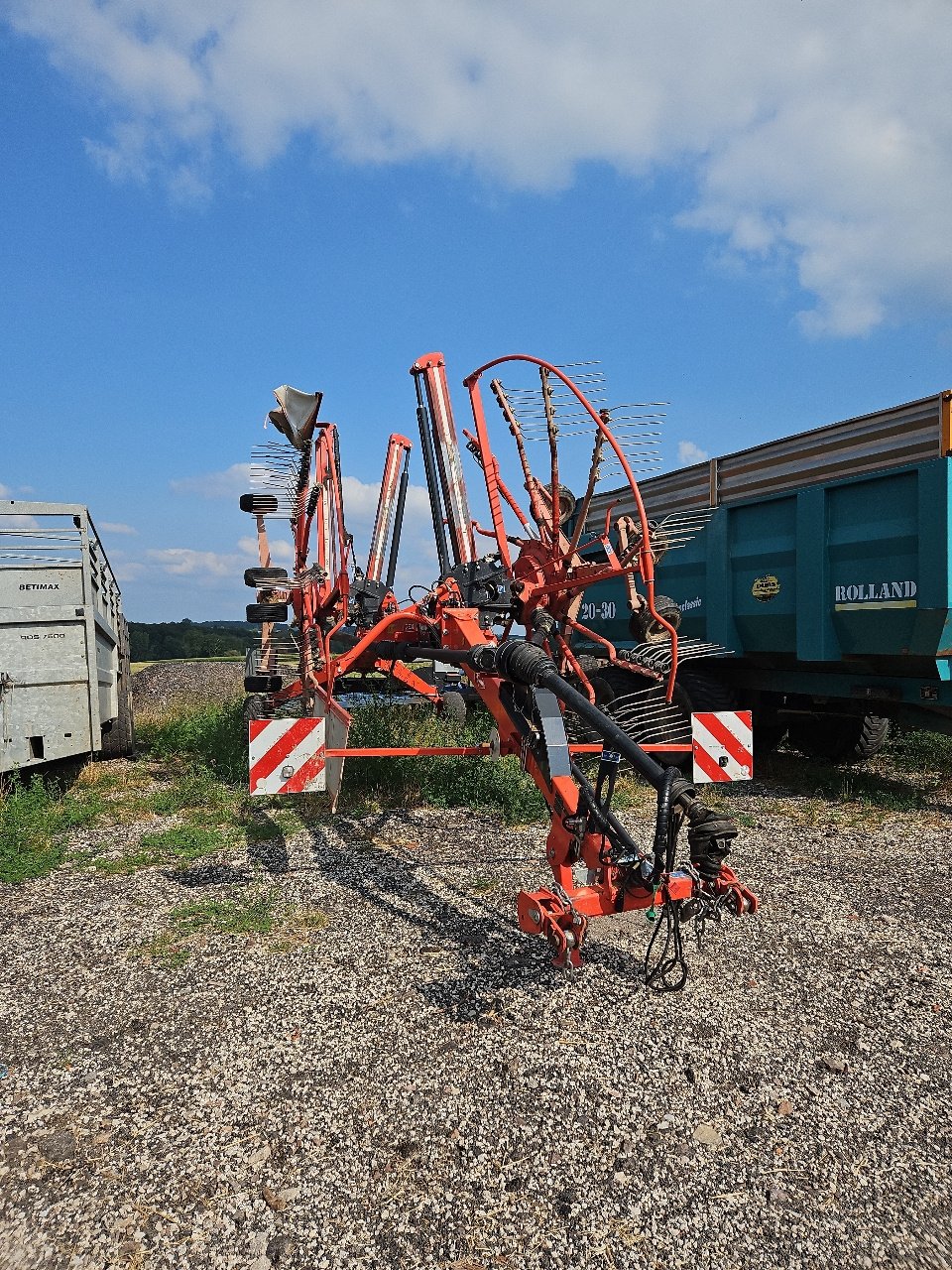 Schwader des Typs Kuhn Ga 8030, Gebrauchtmaschine in MANDRES-SUR-VAIR (Bild 1)