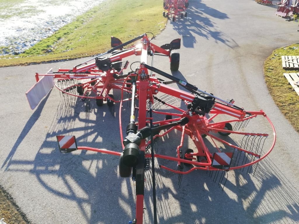 Schwader van het type Kuhn GA 8030, Neumaschine in Grünbach (Foto 1)