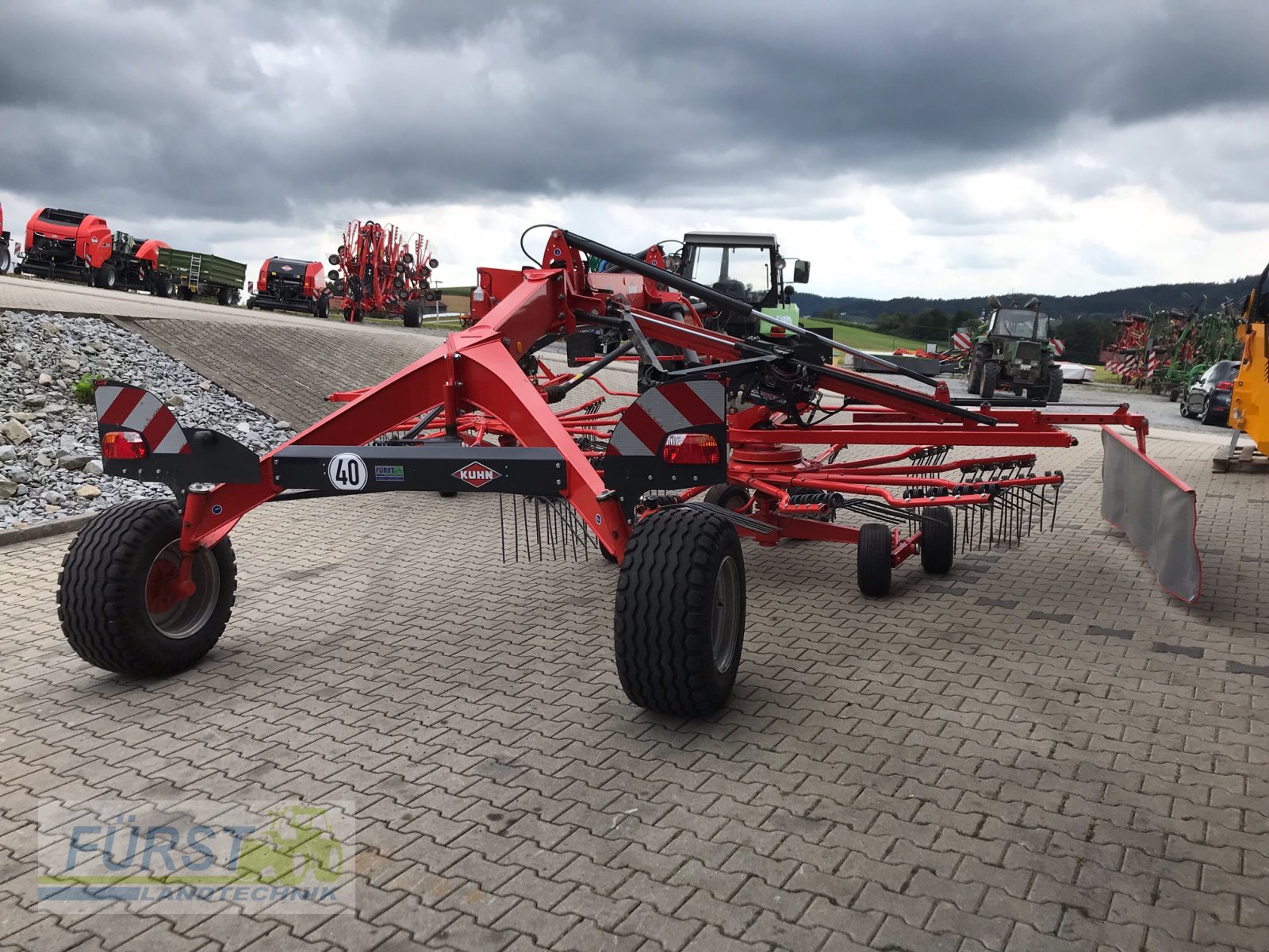 Schwader del tipo Kuhn GA 8030, Neumaschine en Perlesreut (Imagen 4)