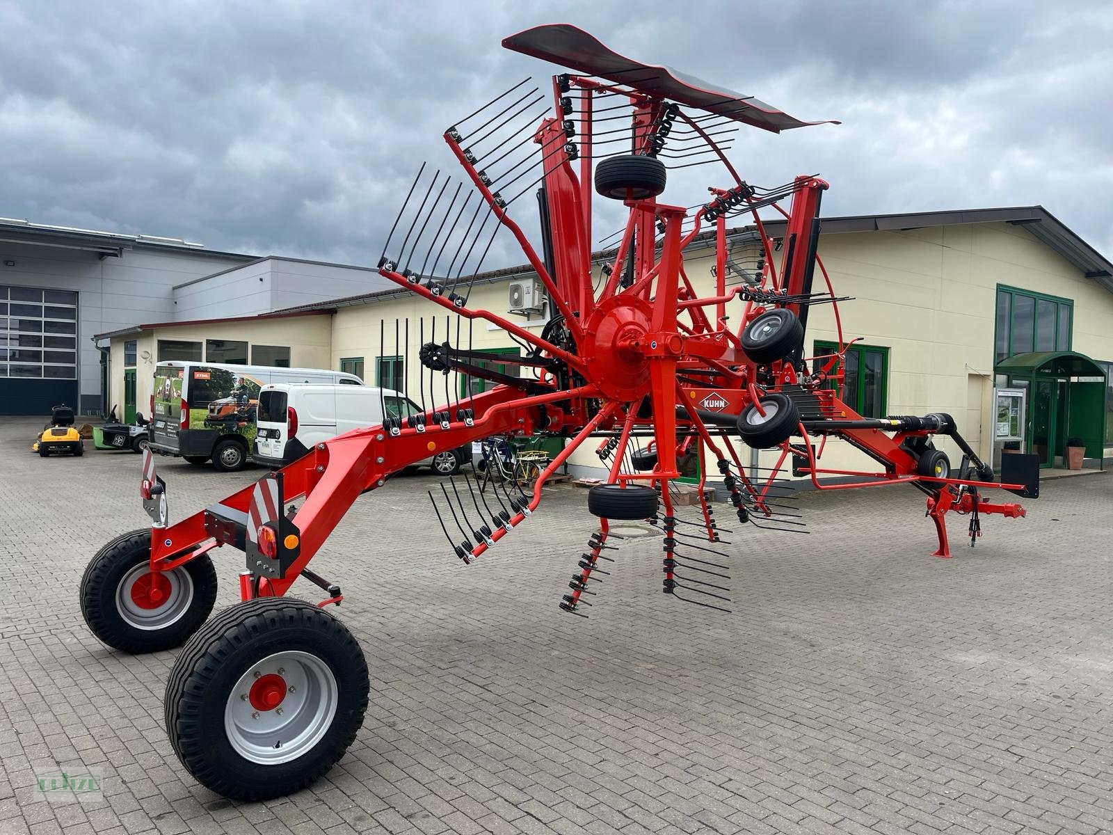 Schwader van het type Kuhn GA 8030, Neumaschine in Bruckmühl (Foto 2)