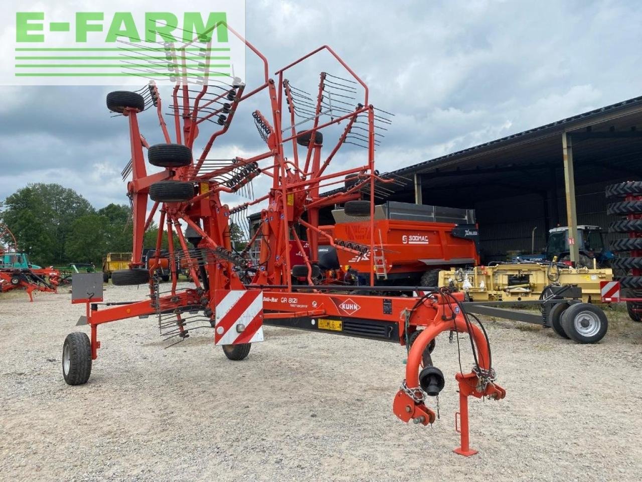 Schwader tip Kuhn ga 8121 ( destockage ), Gebrauchtmaschine in Ytrac (Poză 2)