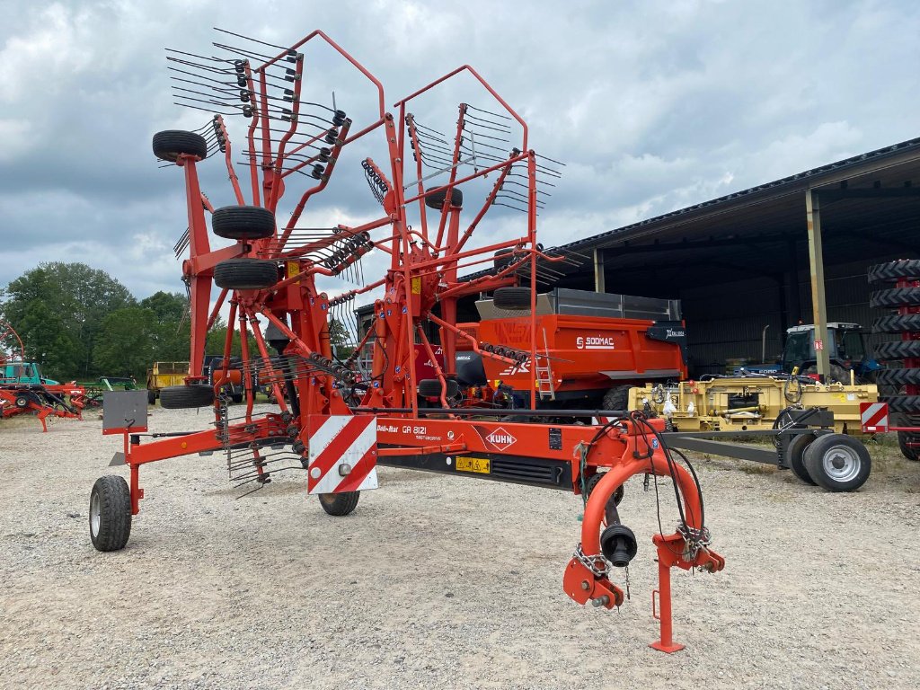 Schwader del tipo Kuhn GA 8121 ( DESTOCKAGE ), Gebrauchtmaschine en YTRAC (Imagen 2)