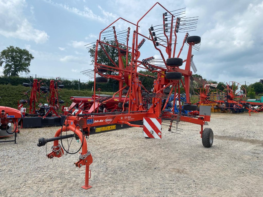 Schwader tip Kuhn GA 8121 ( DESTOCKAGE ), Gebrauchtmaschine in YTRAC (Poză 1)