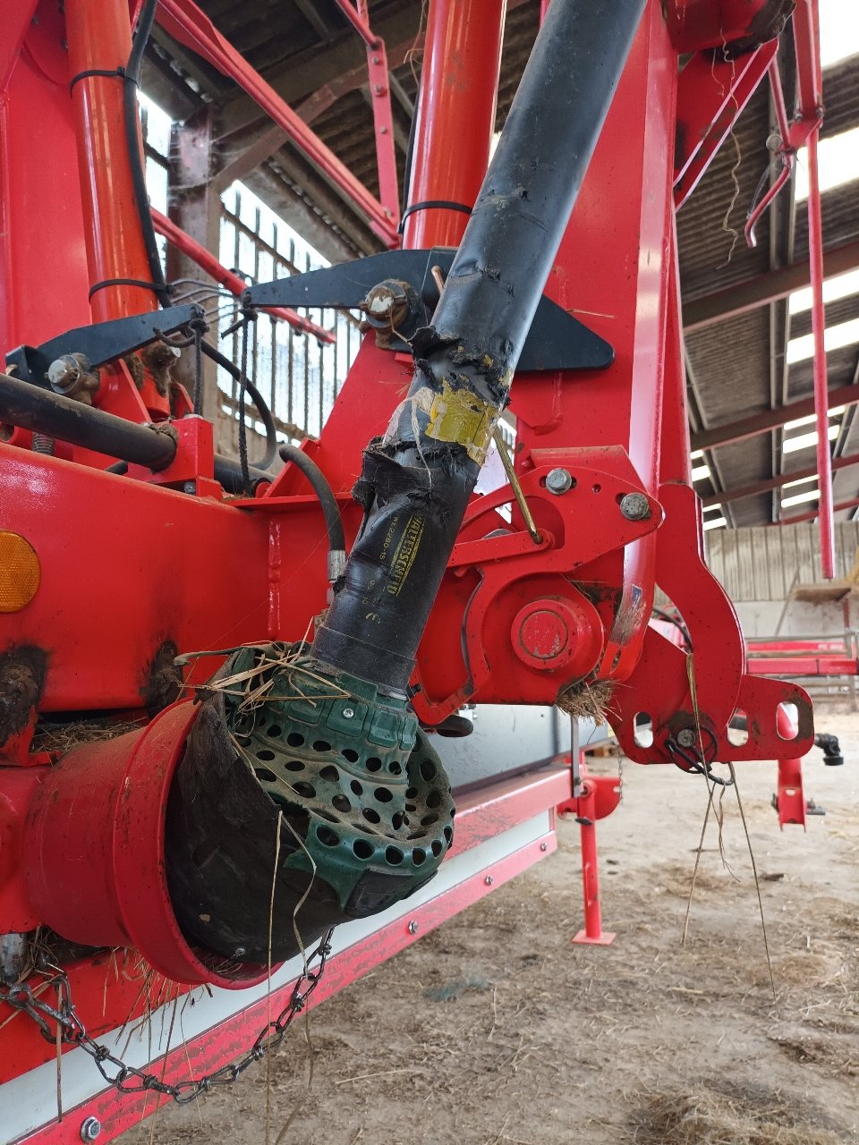 Schwader del tipo Kuhn GA 8121, Gebrauchtmaschine en LIGNY LE CHATEL (Imagen 10)