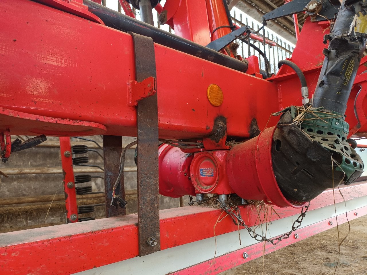 Schwader tip Kuhn GA 8121, Gebrauchtmaschine in LIGNY LE CHATEL (Poză 9)