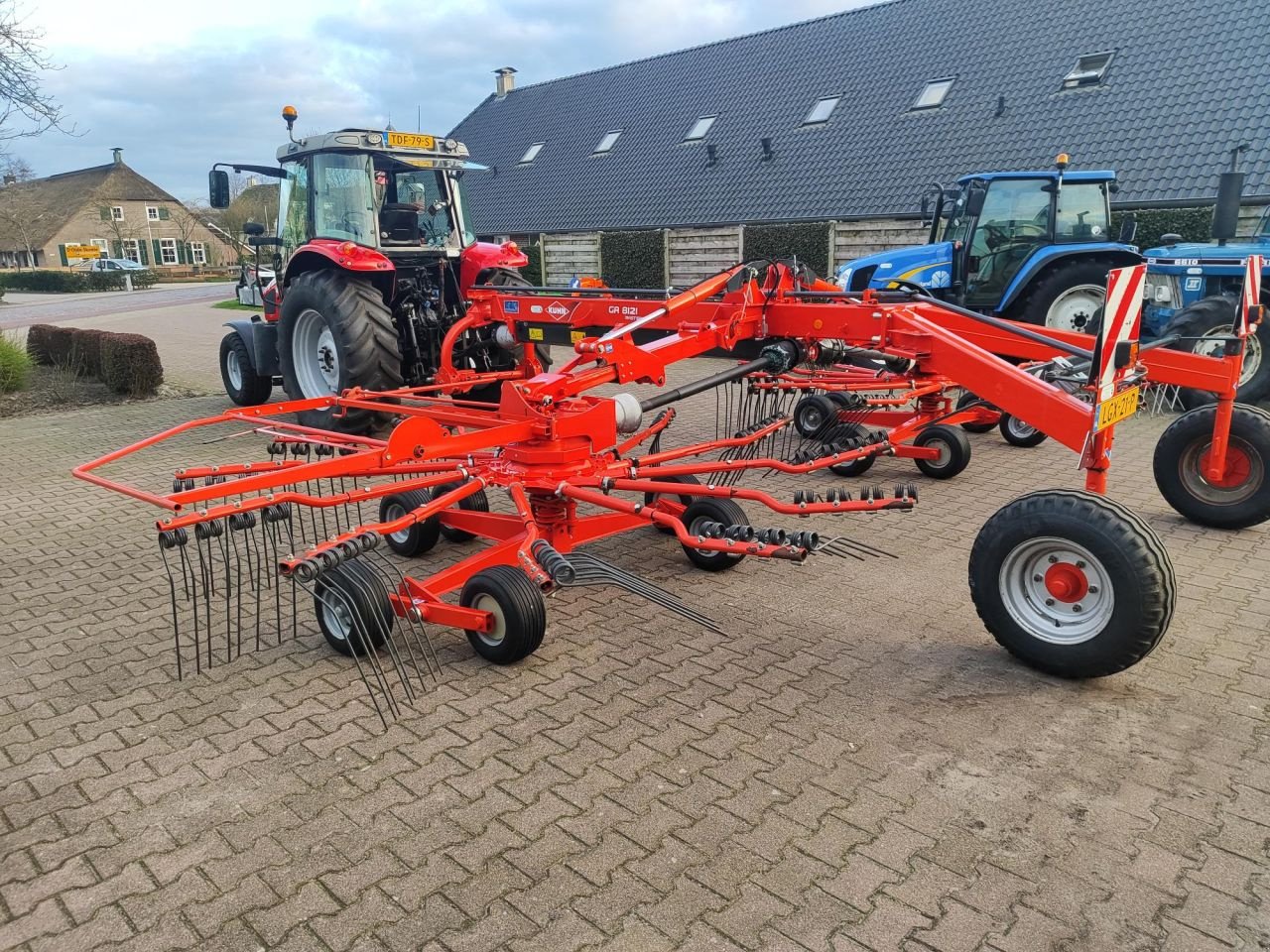 Schwader del tipo Kuhn GA 8121, Gebrauchtmaschine en Rouveen (Imagen 6)