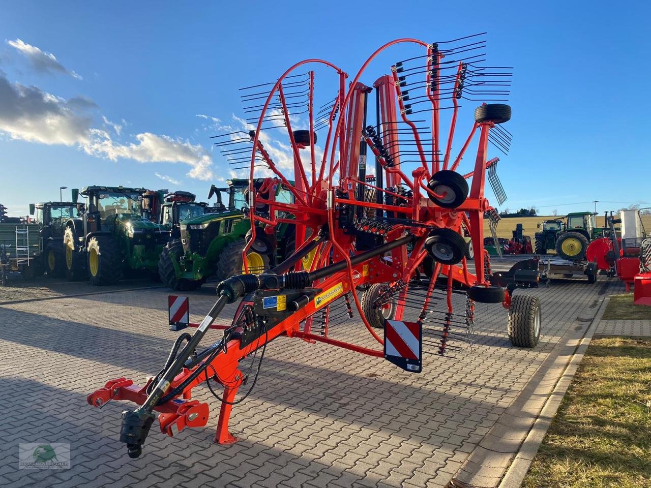 Schwader del tipo Kuhn GA 8731+, Neumaschine en Teichröda (Imagen 4)