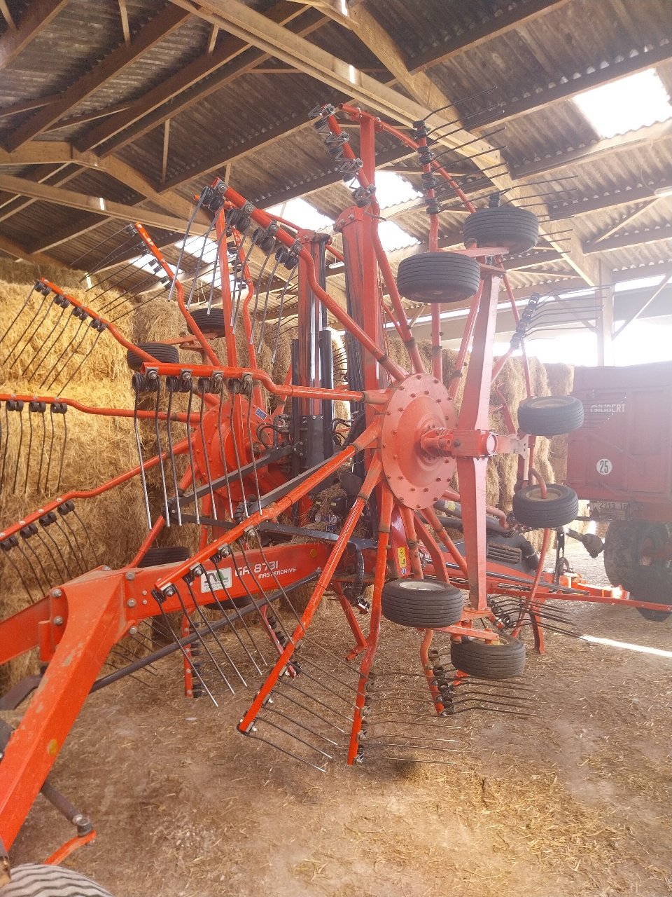 Schwader typu Kuhn GA 8731, Gebrauchtmaschine v CREZANCY EN SANCERRE (Obrázek 8)