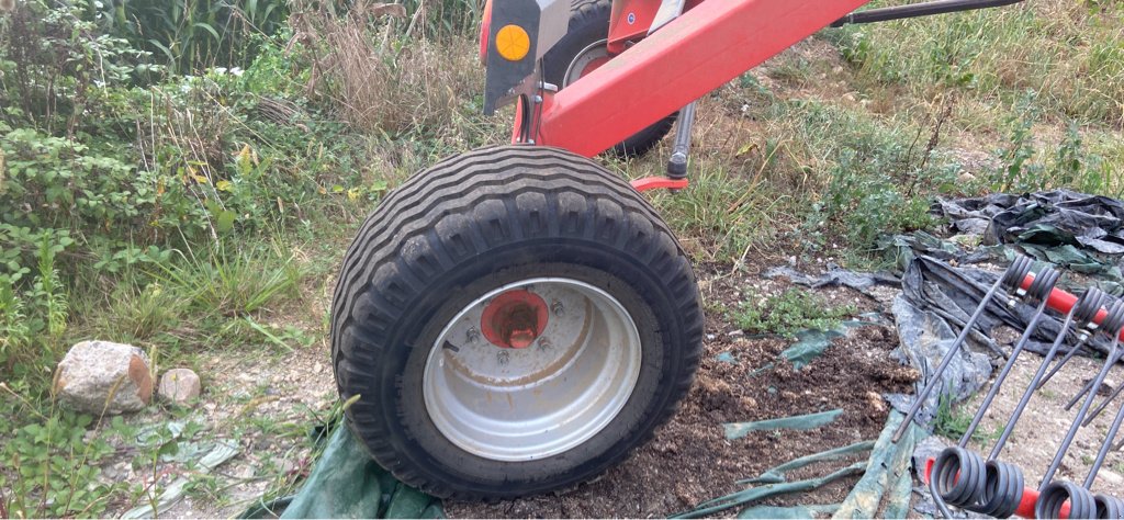 Schwader van het type Kuhn GA 8830, Gebrauchtmaschine in UZERCHE (Foto 5)