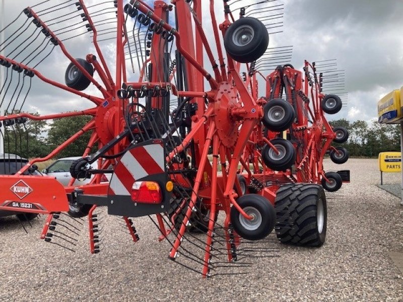 Schwader du type Kuhn GA15231, Gebrauchtmaschine en Skærbæk (Photo 3)