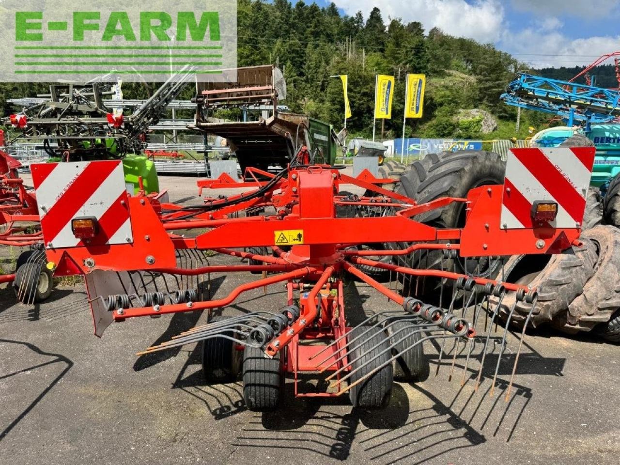 Schwader del tipo Kuhn ga6002, Gebrauchtmaschine en CHAUVONCOURT (Imagen 3)