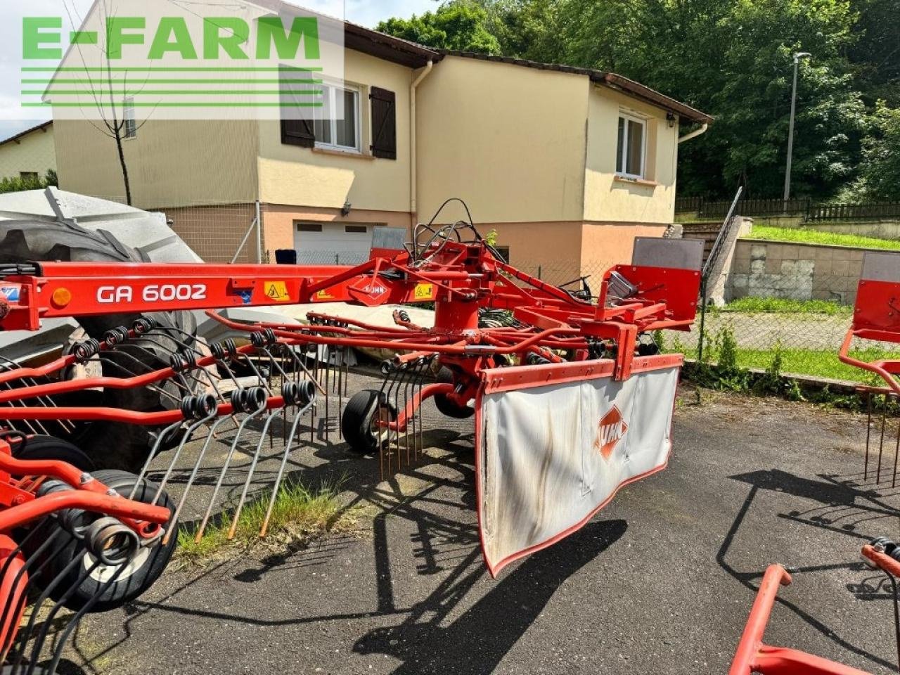 Schwader tip Kuhn ga6002, Gebrauchtmaschine in CHAUVONCOURT (Poză 4)