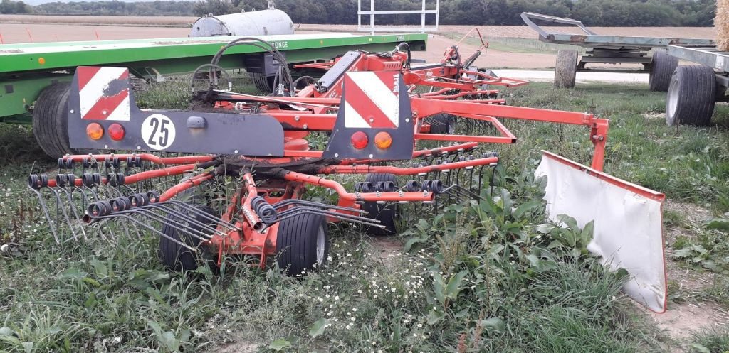 Schwader of the type Kuhn GA6632, Gebrauchtmaschine in NANTEY (Picture 1)