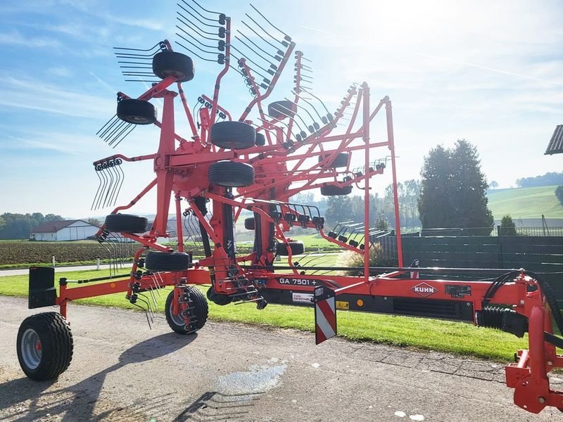 Schwader del tipo Kuhn GA7501+ 2-Kreisel-Mittelschwader, Gebrauchtmaschine en St. Marienkirchen (Imagen 2)