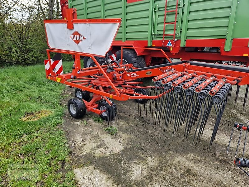 Schwader van het type Kuhn GA7932, Gebrauchtmaschine in Lütjenwestedt (Foto 2)