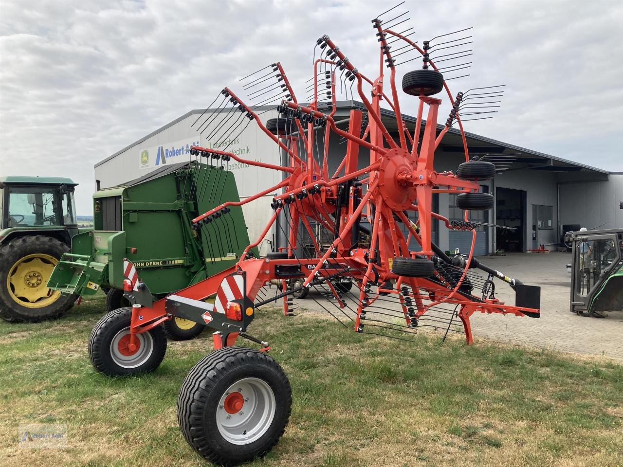 Schwader del tipo Kuhn GA8131, Neumaschine In Wittlich (Immagine 3)