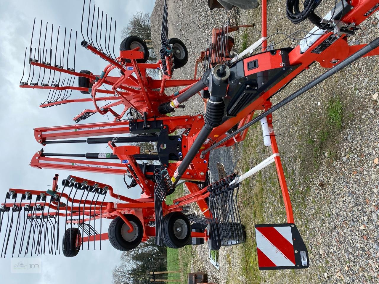 Schwader van het type Kuhn GA8731+, Neumaschine in Eslohe–Bremke (Foto 2)