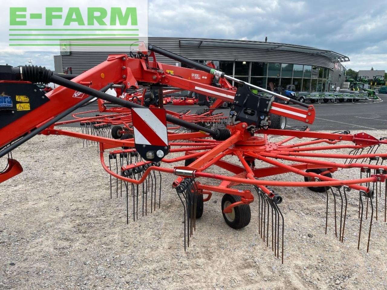 Schwader del tipo Kuhn ga9030 ( destockage ), Gebrauchtmaschine en Ytrac (Imagen 3)