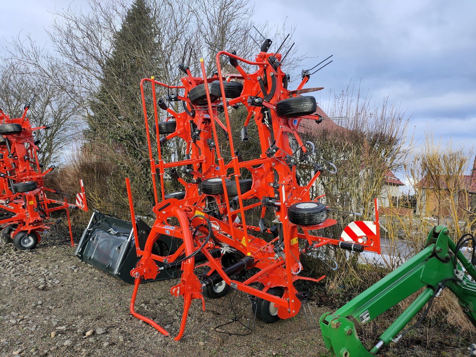 Schwader tipa Kuhn GF 10803, Neumaschine u Schopfloch (Slika 2)