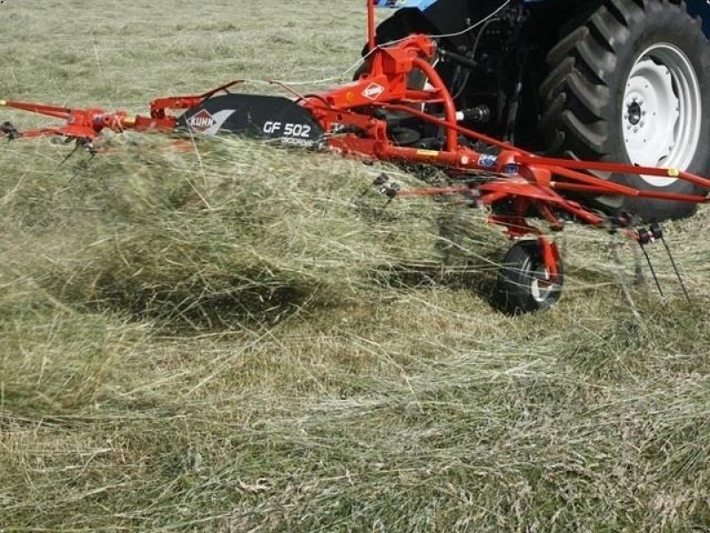 Schwader tip Kuhn GF 502 ARKIVFOTO, Gebrauchtmaschine in Mern (Poză 1)