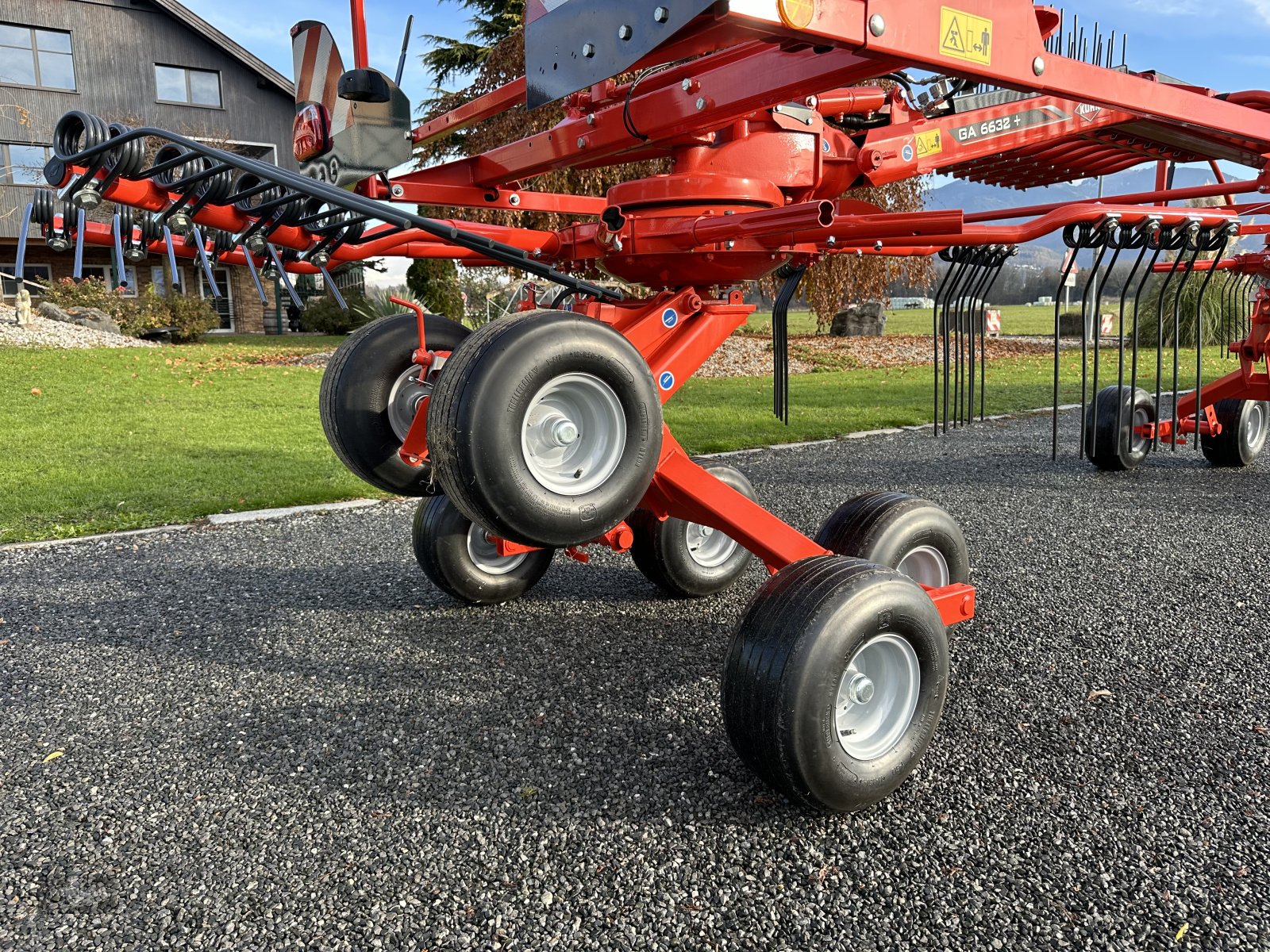 Schwader del tipo Kuhn Kreiselschwader GA 6632+ Seitenschwader, Neumaschine In Rankweil (Immagine 4)