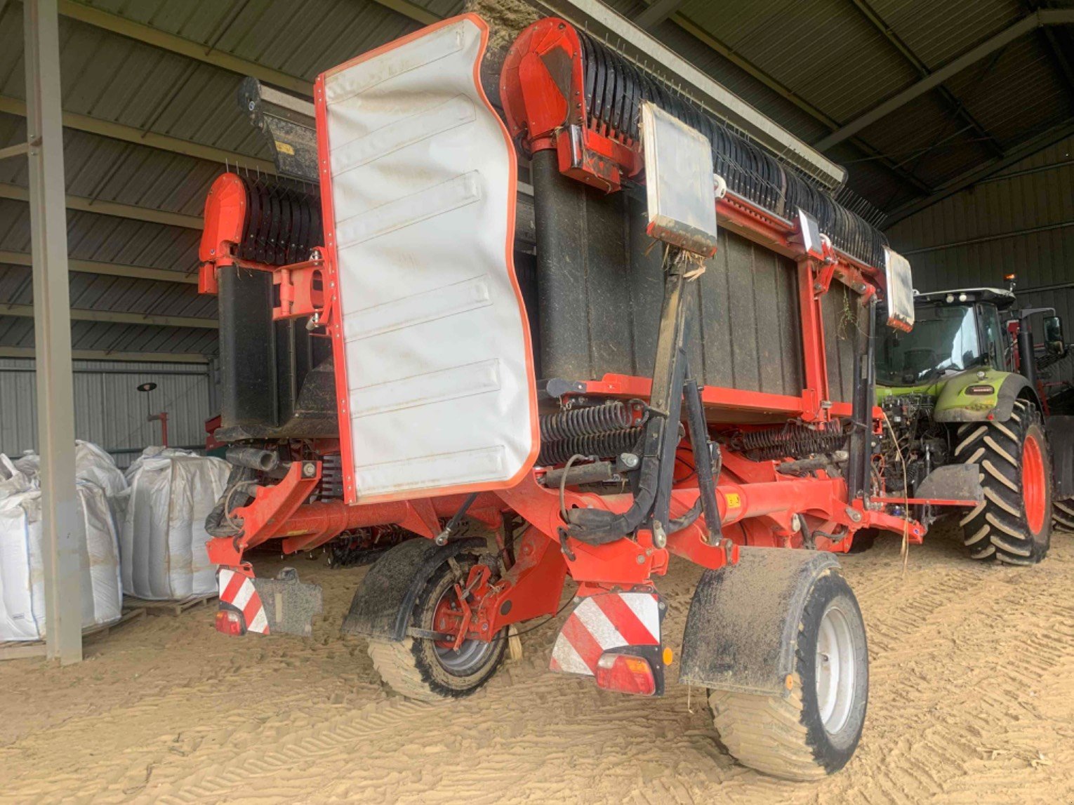 Schwader za tip Kuhn MAXX 950, Gebrauchtmaschine u ORLEIX (Slika 4)