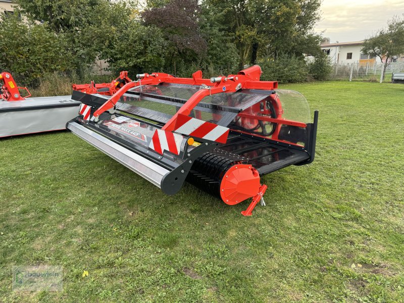 Schwader tip Kuhn Merge Maxx 440F, Neumaschine in Buch am Wald