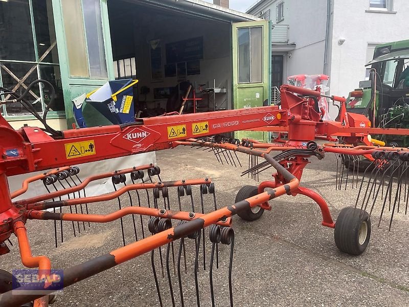 Schwader del tipo Kuhn Seitenschwader GA6000, Gebrauchtmaschine en Zweibrücken (Imagen 4)