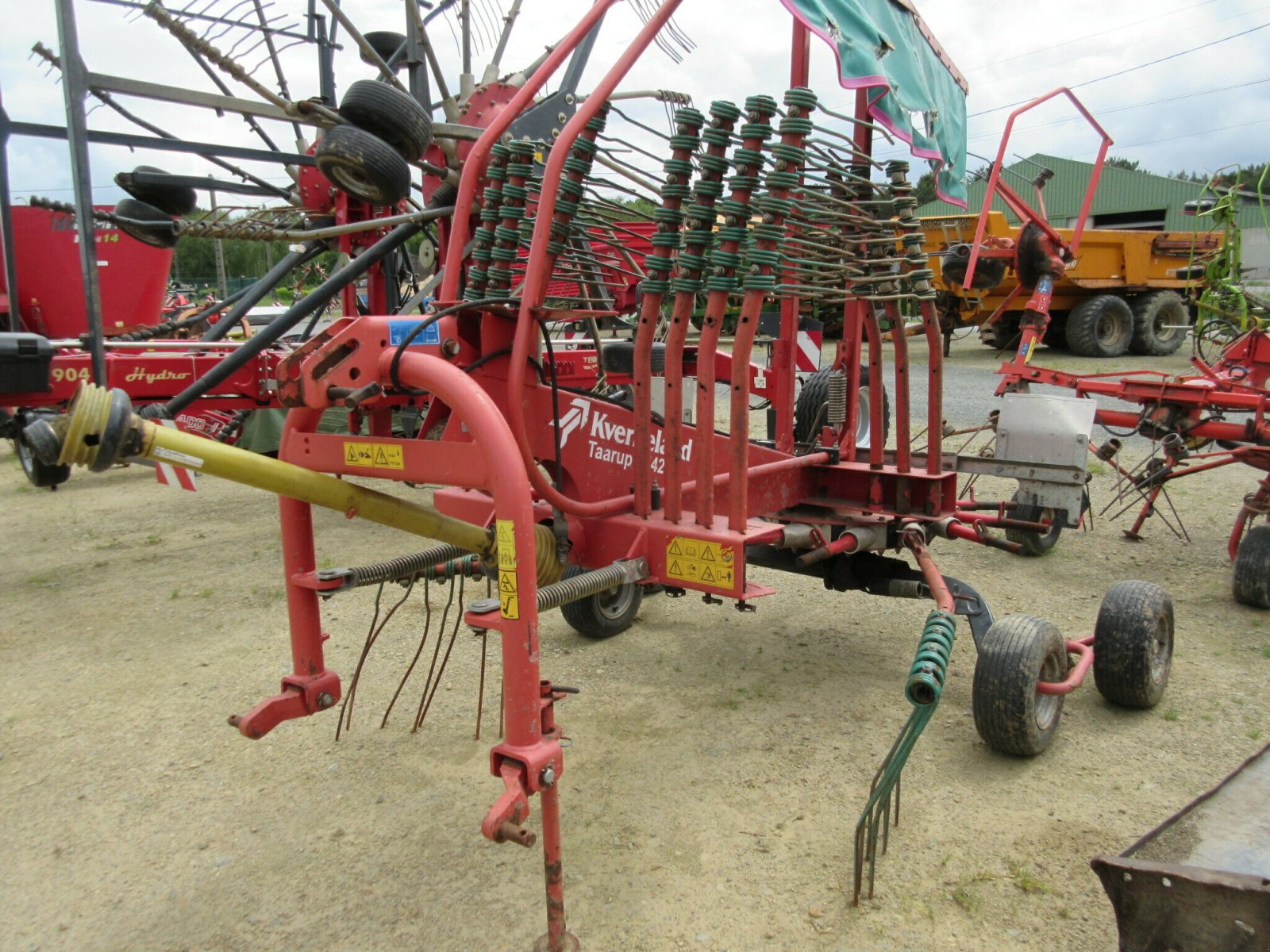 Schwader du type Kverneland ANDAINEUR, Gebrauchtmaschine en PLOUIGNEAU (Photo 1)