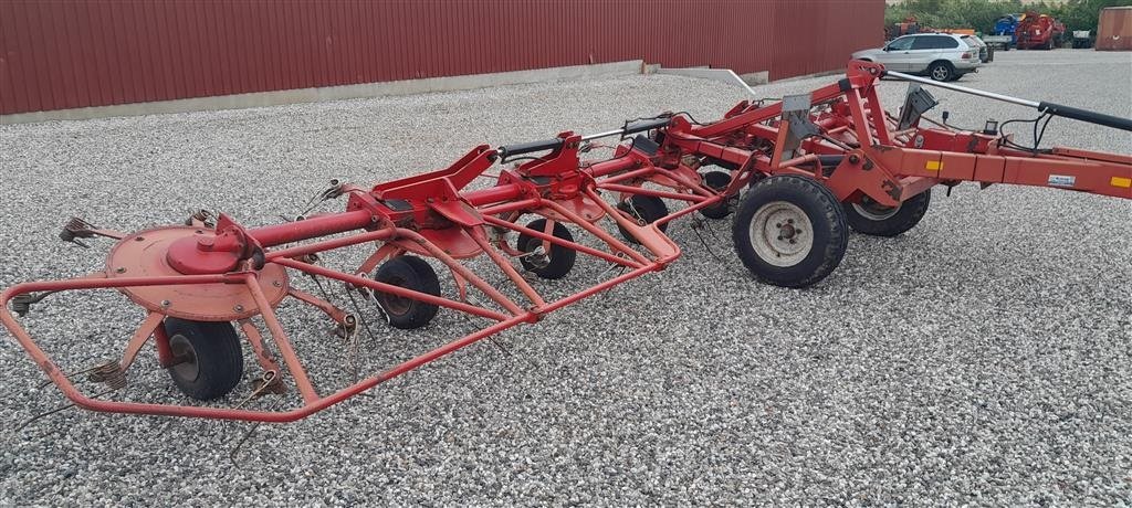 Schwader van het type Lely LOTUS 1020 PROFI, Gebrauchtmaschine in Møldrup (Foto 3)