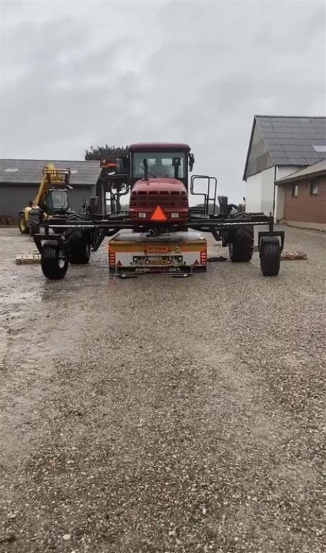 Schwader van het type MacDon M155 E4 Vario Body 400, Gebrauchtmaschine in Hjørring (Foto 5)