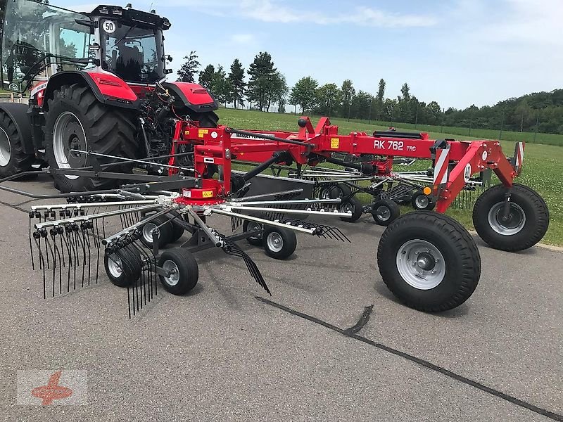 Schwader des Typs Massey Ferguson MF RK 762 TRC / Fella JURAS 801, Neumaschine in Oederan (Bild 11)