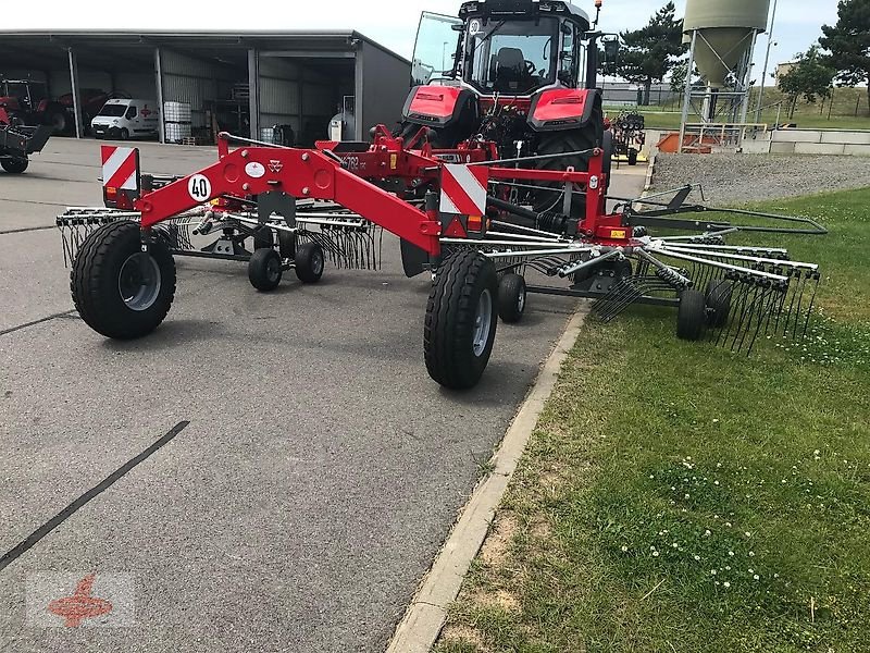 Schwader des Typs Massey Ferguson MF RK 762 TRC / Fella JURAS 801, Neumaschine in Oederan (Bild 12)