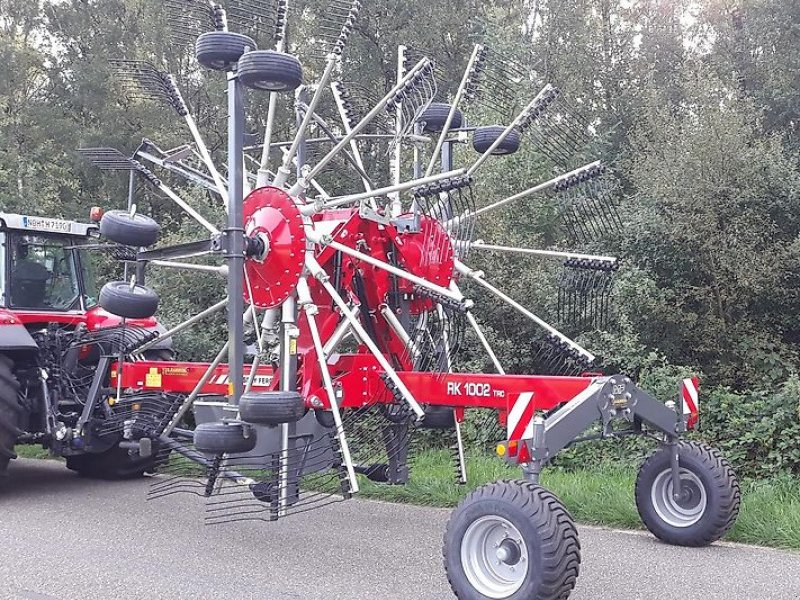 Schwader typu Massey Ferguson RK 1002 TRC, Neumaschine v Itterbeck (Obrázek 1)