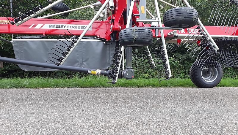 Schwader van het type Massey Ferguson RK 1002 TRC, Neumaschine in Itterbeck (Foto 9)