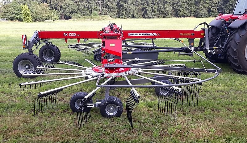 Schwader van het type Massey Ferguson RK 1002 TRC, Neumaschine in Itterbeck (Foto 11)