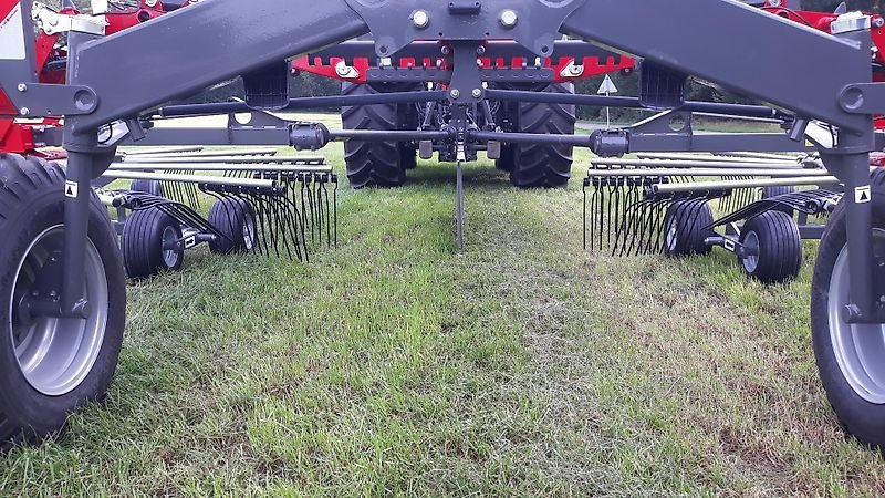 Schwader of the type Massey Ferguson RK 1002 TRC, Neumaschine in Itterbeck (Picture 20)