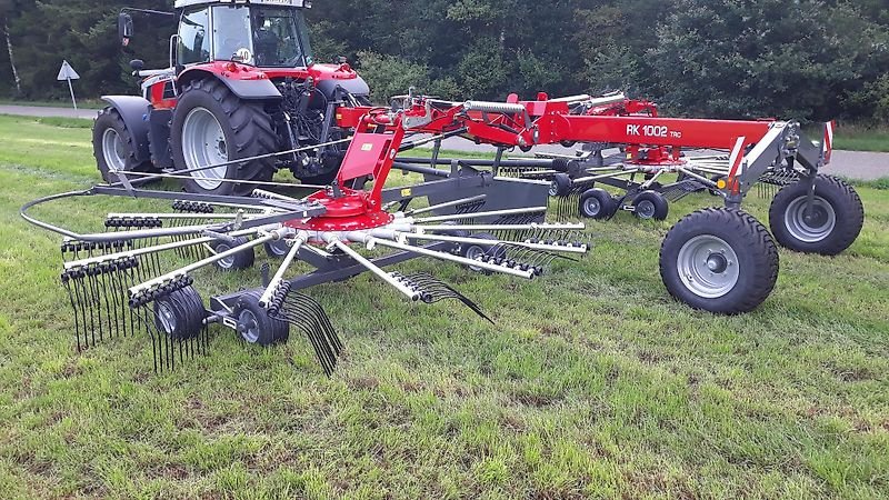 Schwader van het type Massey Ferguson RK 1002 TRC, Neumaschine in Itterbeck (Foto 16)