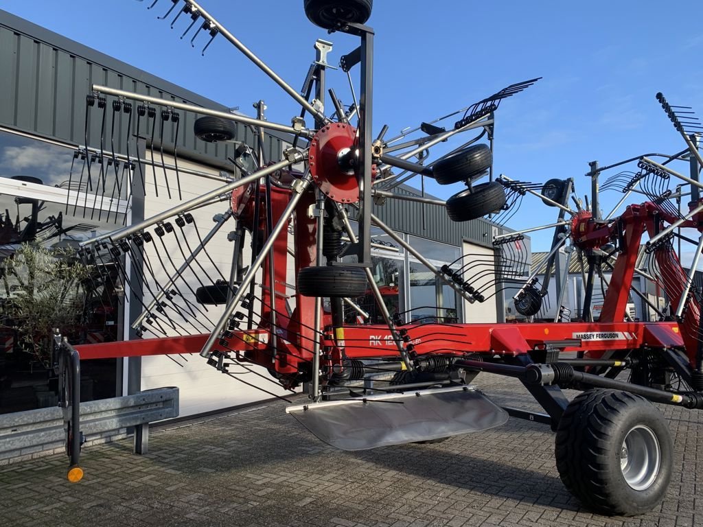 Schwader of the type Massey Ferguson RK 1254 TRC-EC, Neumaschine in MARIENHEEM (Picture 10)