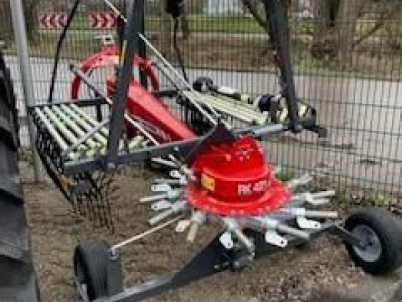 Schwader des Typs Massey Ferguson RK 421 DN, Gebrauchtmaschine in Sulzbach Rosenberg