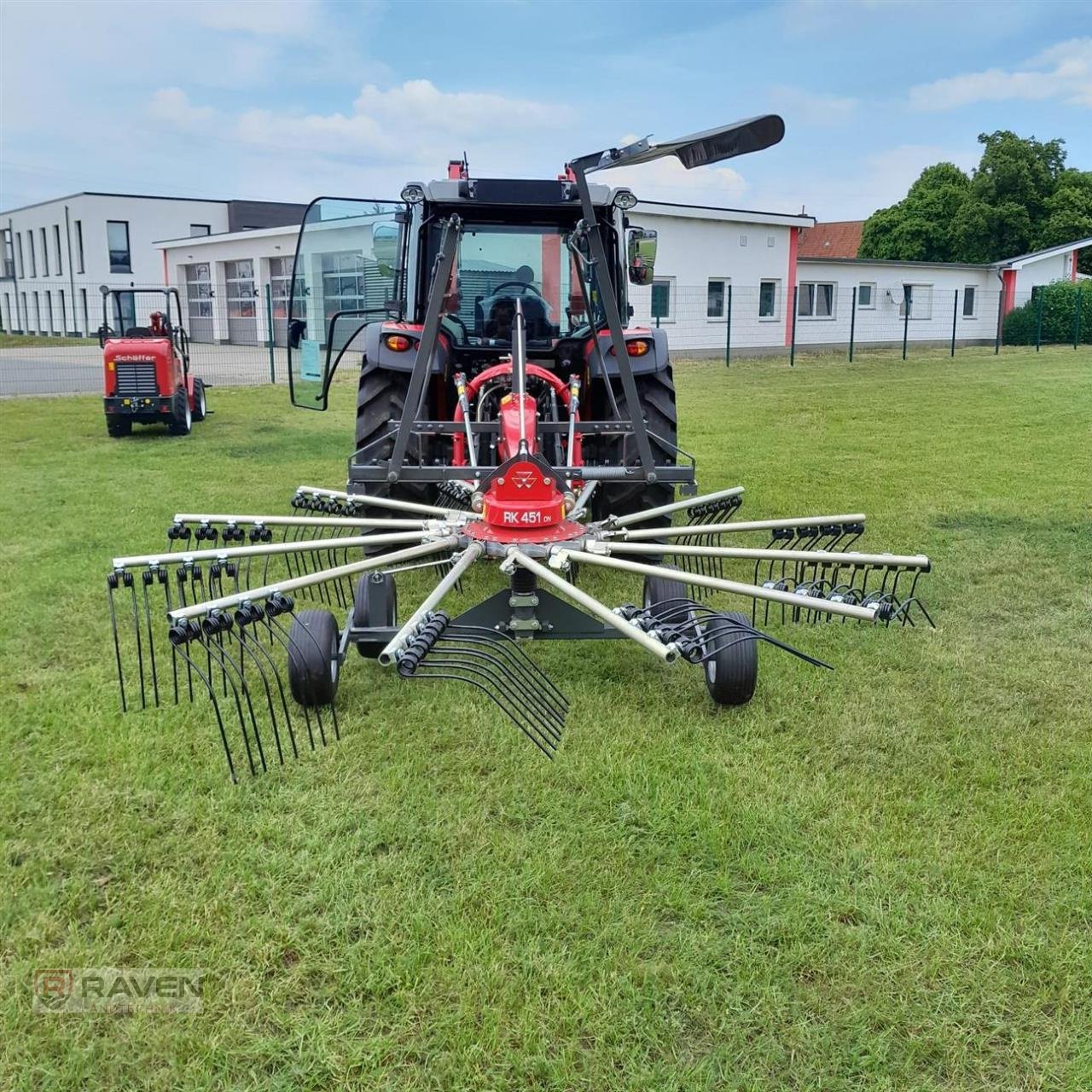 Schwader tipa Massey Ferguson RK 451 DN, Neumaschine u Sulingen (Slika 1)